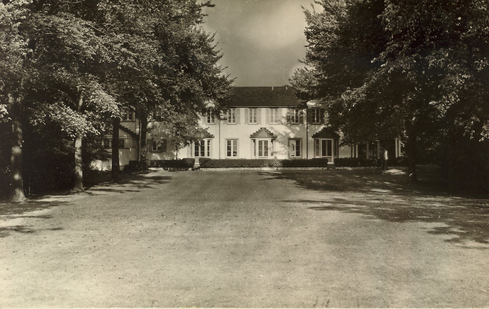 Hill house, 2000 Knollwood Road, Lake Bluff, built 1930.