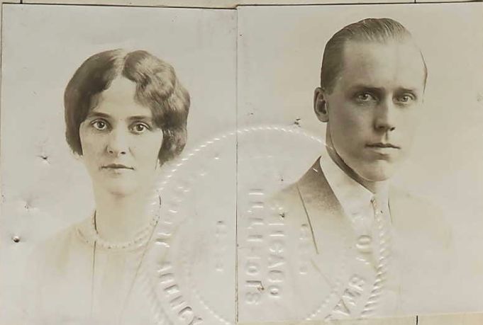 Newlyweds Ginevra King Mitchell and William H. Mitchell in their passport photos, 1918.