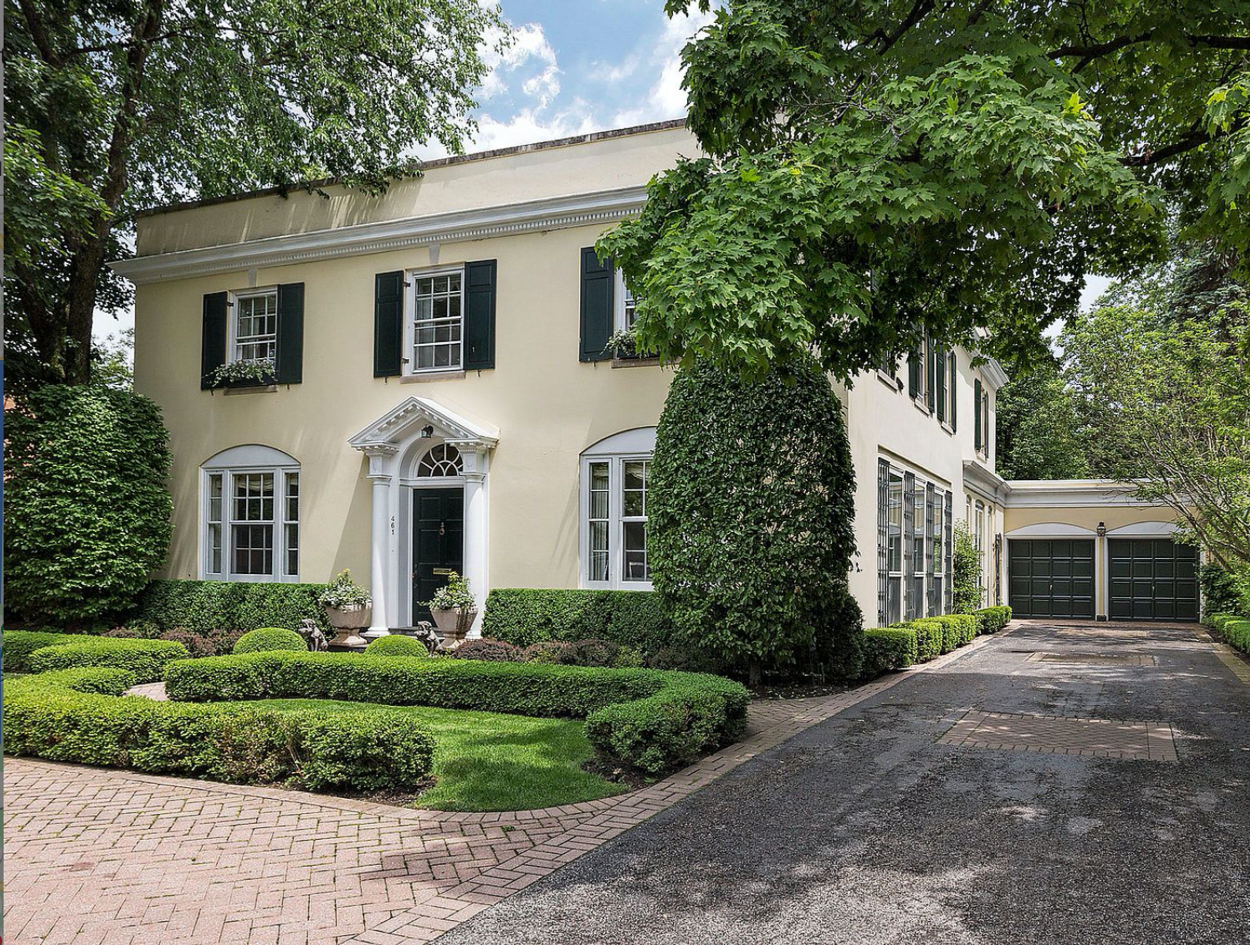 Image courtesy Griffith, Grant and Lackie Realtors, c. 2017