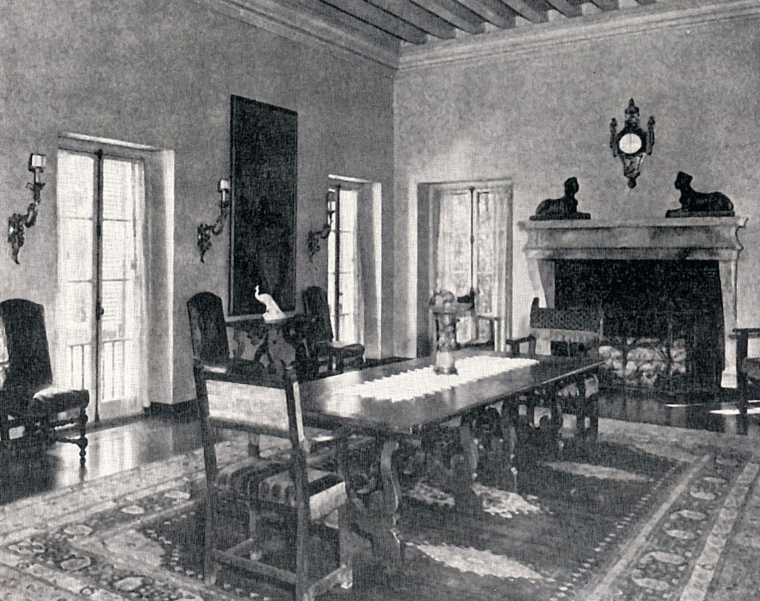 Dining room (courtesy of the John P. Walsh website).