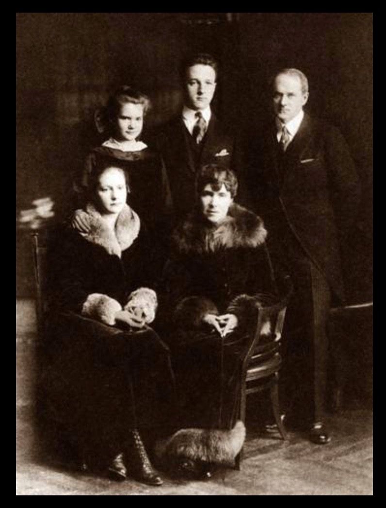 Seated: Muriel and Edith McCormick. Standing: Mathilde, Fowler and Harold McCormick. This is considered to be the last portrait of the family together, c. 1918.