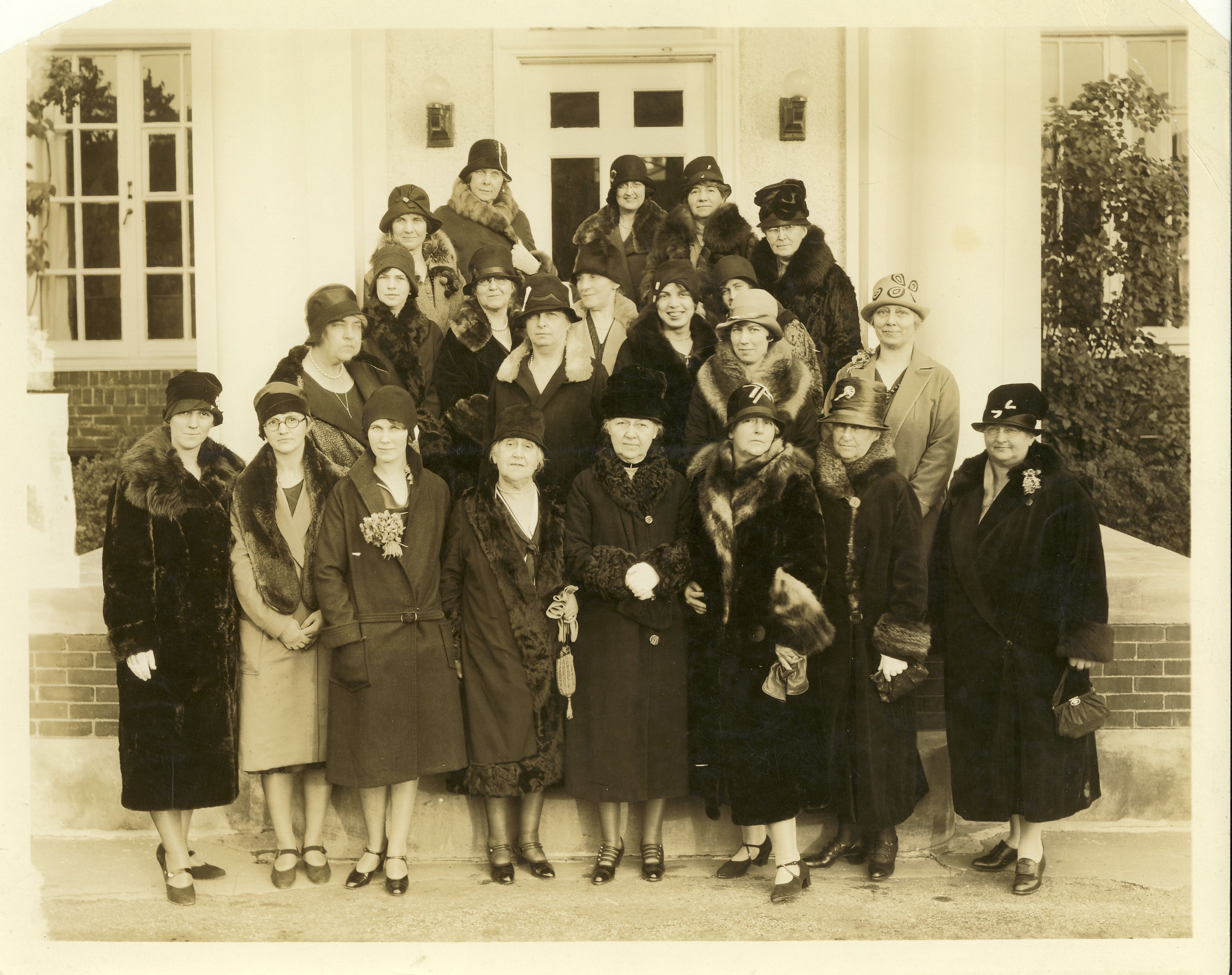 Women of the church and the Chicago Presbytery off to support troops at the Great Lakes Naval Training Station (1920's).