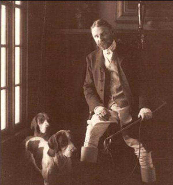 In 1900, Arthur Aldis was the first Master of the Hounds at Onwentsia Hunt Club.