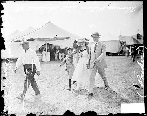 Thomas E. Wilson with son Edward and daughter Helen at the Lake Forest Country Fair. Image source: Chicago Daily News.